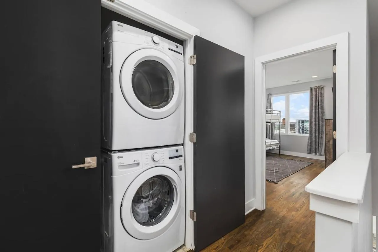 11 Beds 4 Bedrooms 4 Baths With A Rooftop Deck And Garage Nashville 0*,  United States