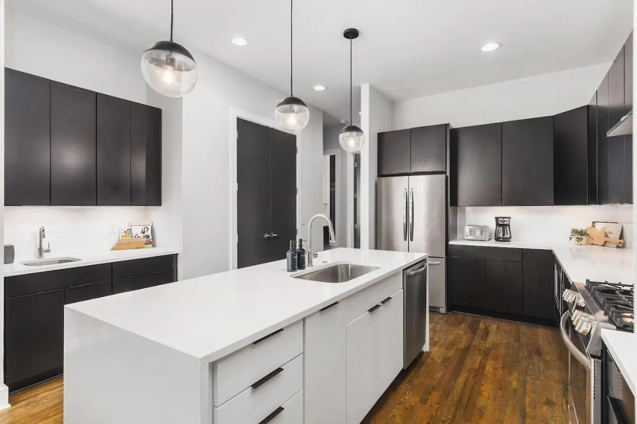 Holiday home 11 Beds 4 Bedrooms 4 Baths With A Rooftop Deck And Garage Nashville