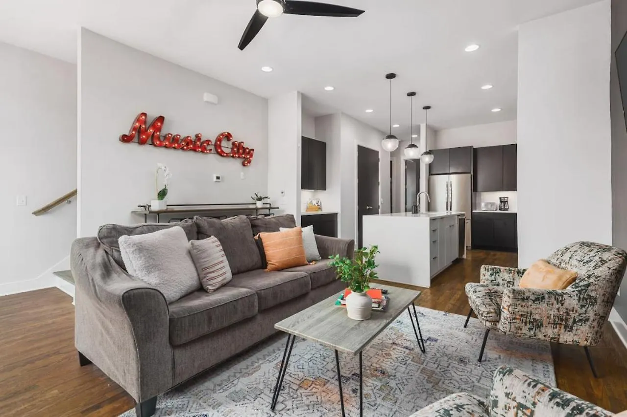Holiday home 11 Beds 4 Bedrooms 4 Baths With A Rooftop Deck And Garage Nashville United States